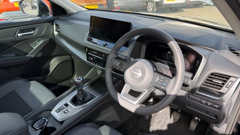 Nissan Qashqai 1.3 DiG-T MH N-Connecta 5dr Petrol Hatchback